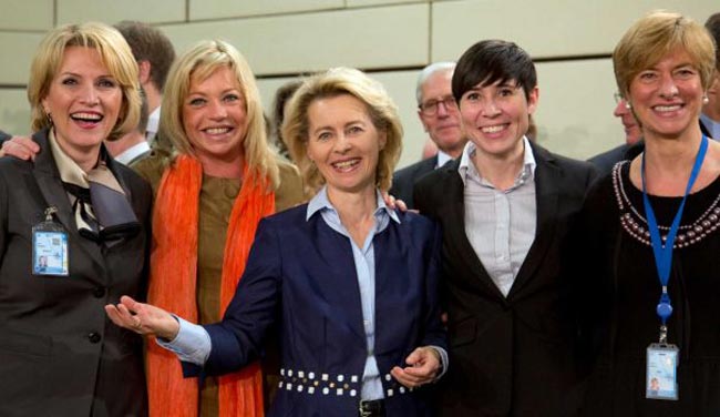 (बाएं से, मिमी कोधेली, जेनी प्लासहर्ट, उर्सुला लेन, एरिकसेन सोरेडे और रॉबर्टा पिनोटी)