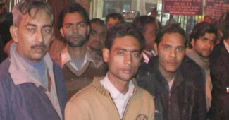 परेशान तीमारदार