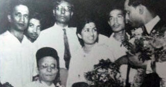 सावरकर के साथ लता मंगेशकर