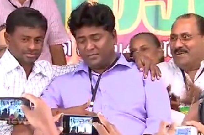 Qutubuddin Ansari, Ashok Mochi