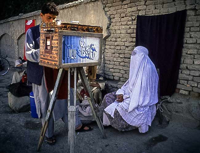 पासपोर्ट साइज फोटो बनाने का बढ़िया आइडिया