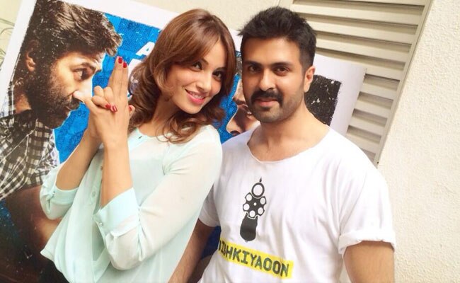 फिल्म 'ढिश्कियाऊं' की स्क्रीनिंग से पहले बिपाशा बसु और हरमन बवेजा