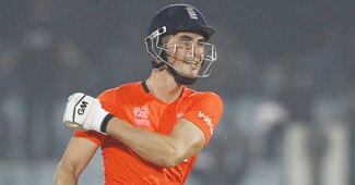 एलेक्स हेल्स