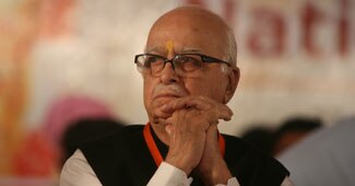 आडवाणी के लिए गांधीनगर से टिकट की मांग