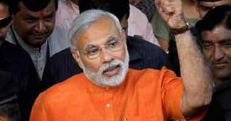 जादू चलाने की मुद्रा में मोदी...