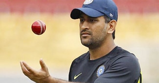 एम एस धोनी