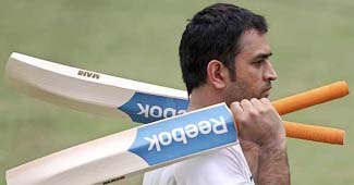 एम एस धोनी