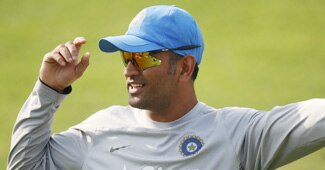 एम एस धोनी