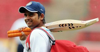 भारतीय क्रिकेटर सुरेश रैना