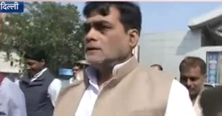 दिल्ली एयरपोर्ट पर रामकृपाल यादव