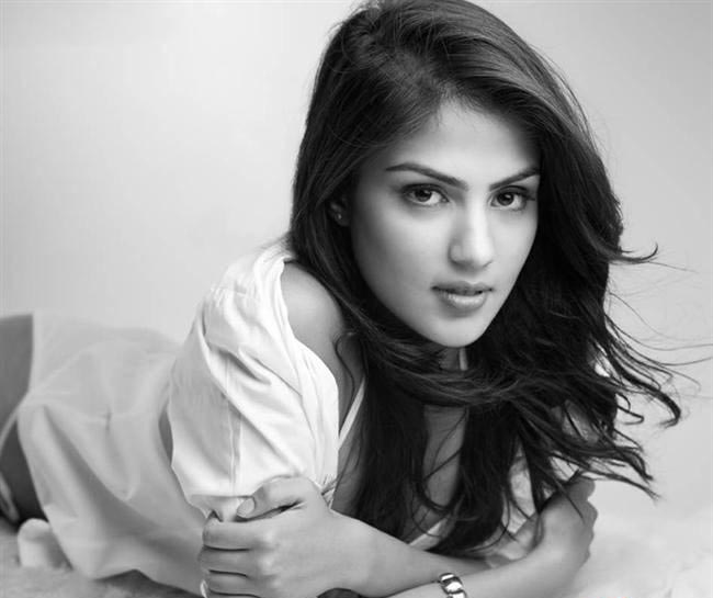 रिया चक्रवर्ती