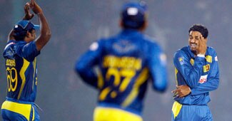 जश्न मनाते श्रीलंकाई खिलाड़ी