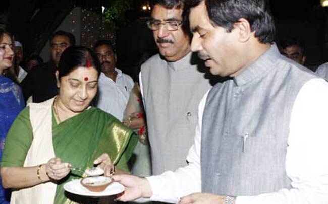 Sushma Swara, Shahnawaz Hussain
