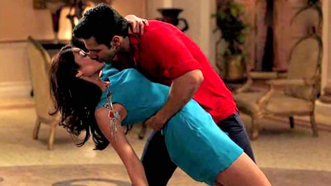 मैं तेरा हीरो में वरुण-इलियाना का लिप किस