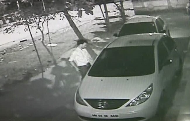 सीसीटीवी में कैद हुई चोर की तस्वीर