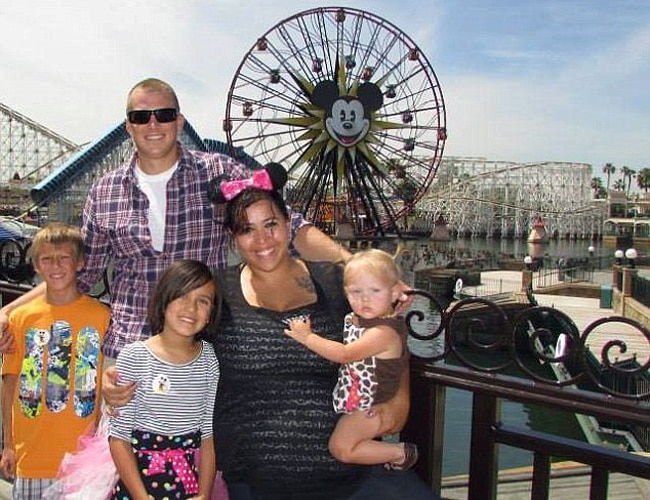 अपने पति और बच्‍चों के साथ मेलिसा बेनकेन