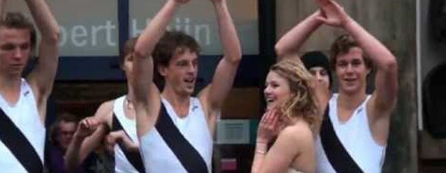 कोलावेरी डी की धुन पर थिरकते नीदरलैंड के युवा