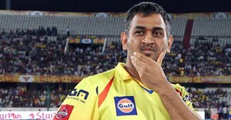 चेन्नई सुपरकिंग्स के कप्तान महेंद्र सिंह धोनी