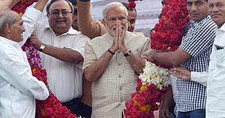 नरेंद्र मोदी