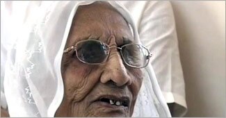 नरेंद्र मोदी की मां हीराबेन