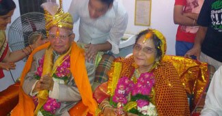 उज्जवला शर्मा के साथ एनडी तिवारी