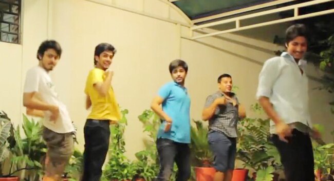 'व्हिसल बजा...' पर थिरके इंजीनियरिंग स्टूडेंट्स