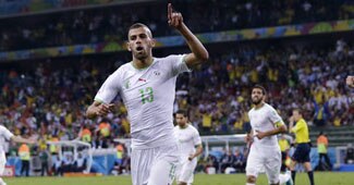 जश्न मनाते अल्जीरिया के खिलाड़ी