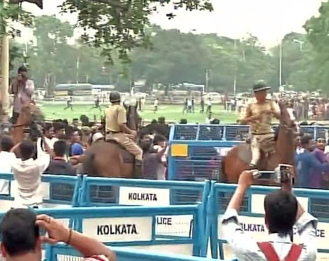 ईडन गार्डन में भगदड़