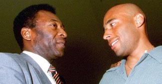 पेले अपने बेटे एडिन्हो के साथ