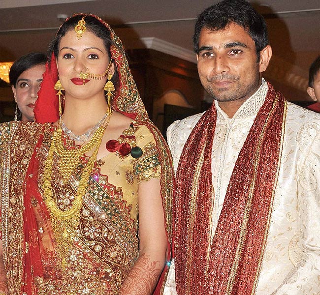 मोहम्‍मद शमी अपनी पत्‍नी हसीन जहां के साथ