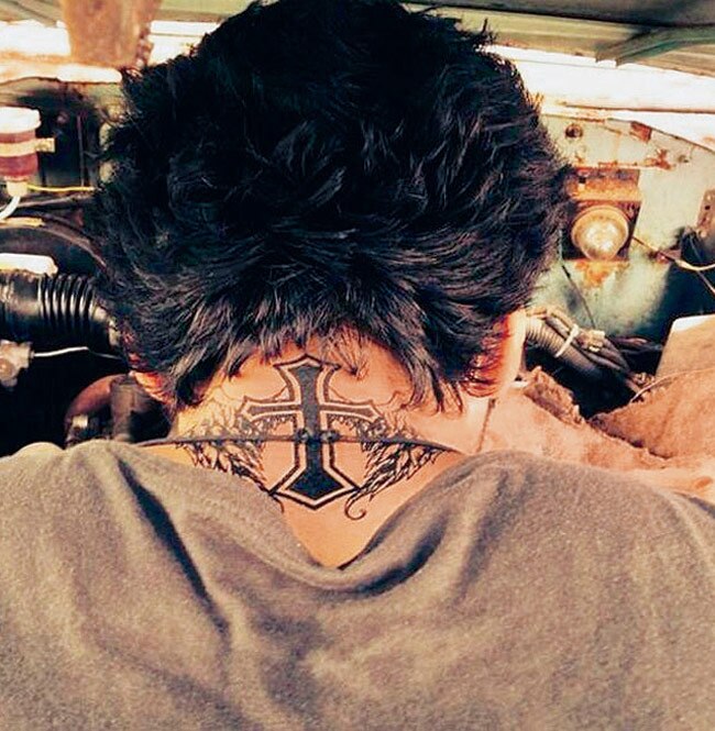 टैटू दिखाते अर्जुन कपूर