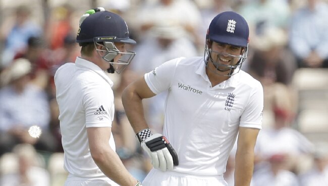 सैम रॉबसन और एलिस्टेयर कुक