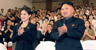 रि सोल जू के साथ उत्तर कोरियाई नेता किम जोंग यून