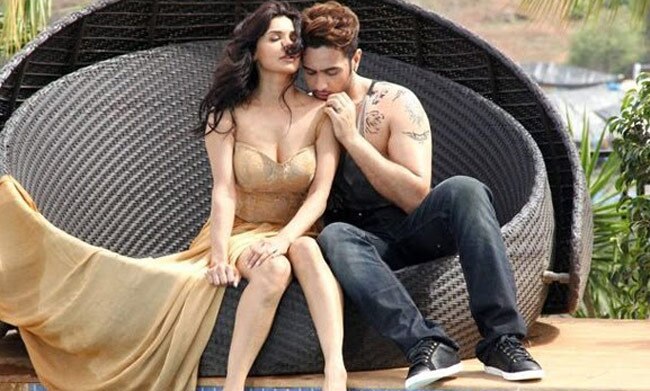 फिल्‍म के एक सीन में सारा और अध्‍ययन