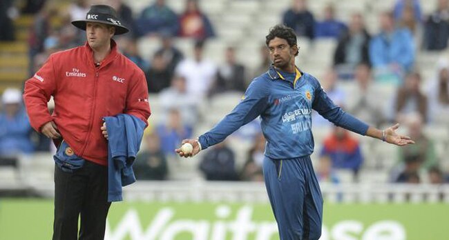 गैरकानूनी गेंदबाजी एक्शन के लिए सेनानायके पर बैन