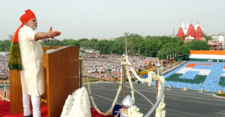 लालकिले के प्राचीर से देश को संबोधित करते प्रधानमंत्री