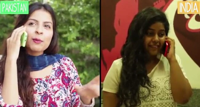 फोन पर बात करते हुए भारत-पाकिस्तान के नागरिक