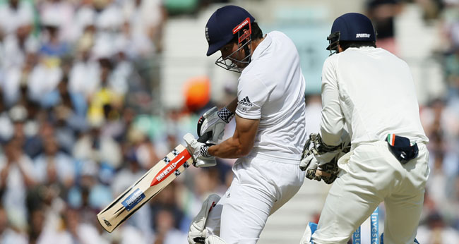 कुक ने जड़ा पचासा