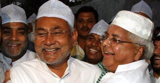 FILE PHOTO: नीतीश कुमार और लालू यादव