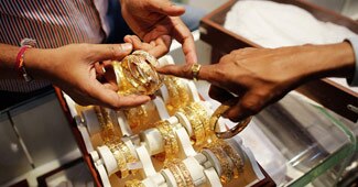 सोना हुआ सस्ता