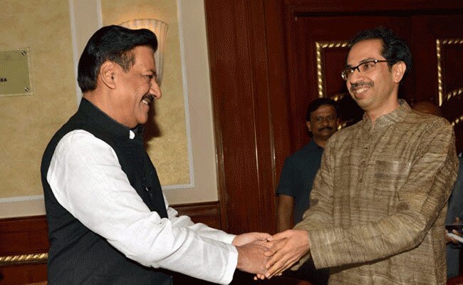 'पंचायत आज तक' में पृथ्वीराज चव्हाण और उद्धव ठाकरे