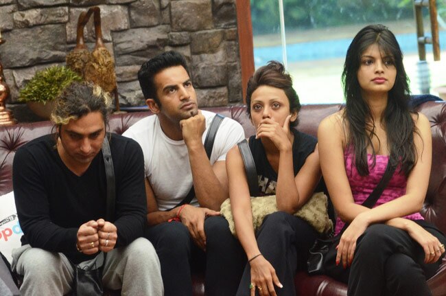 नॉमिनेशन प्रक्रिया के दौरान बिग बॉस-8 के प्रतिभागी