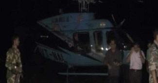 खेत में उतरा चॉपर