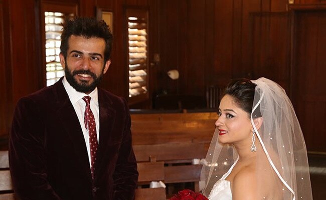 Actor Bhanushali and his wife Mahi