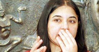 मेनका गांधी