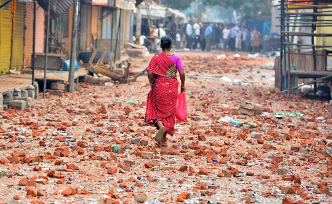 त्रिलोकपुरी दंगे के दूसरे दिन की तस्वीर