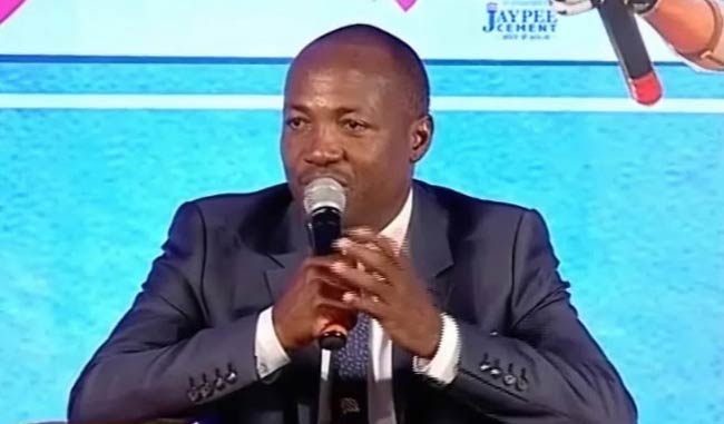 ब्रायन लारा की फाइल फोटो