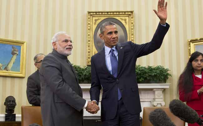 ओबामा से मिलते नरेंद्र मोदी