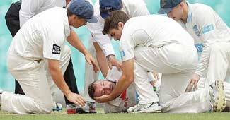 फिल ह्यूज की मौत भी गेंद लगने से हुई थी