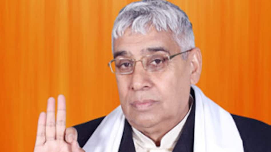 संत रामपाल: जूनियर इंजीनियर से बाबा बनने तक की कहानी - life story of sant rampal from junior engineer to saint - AajTak